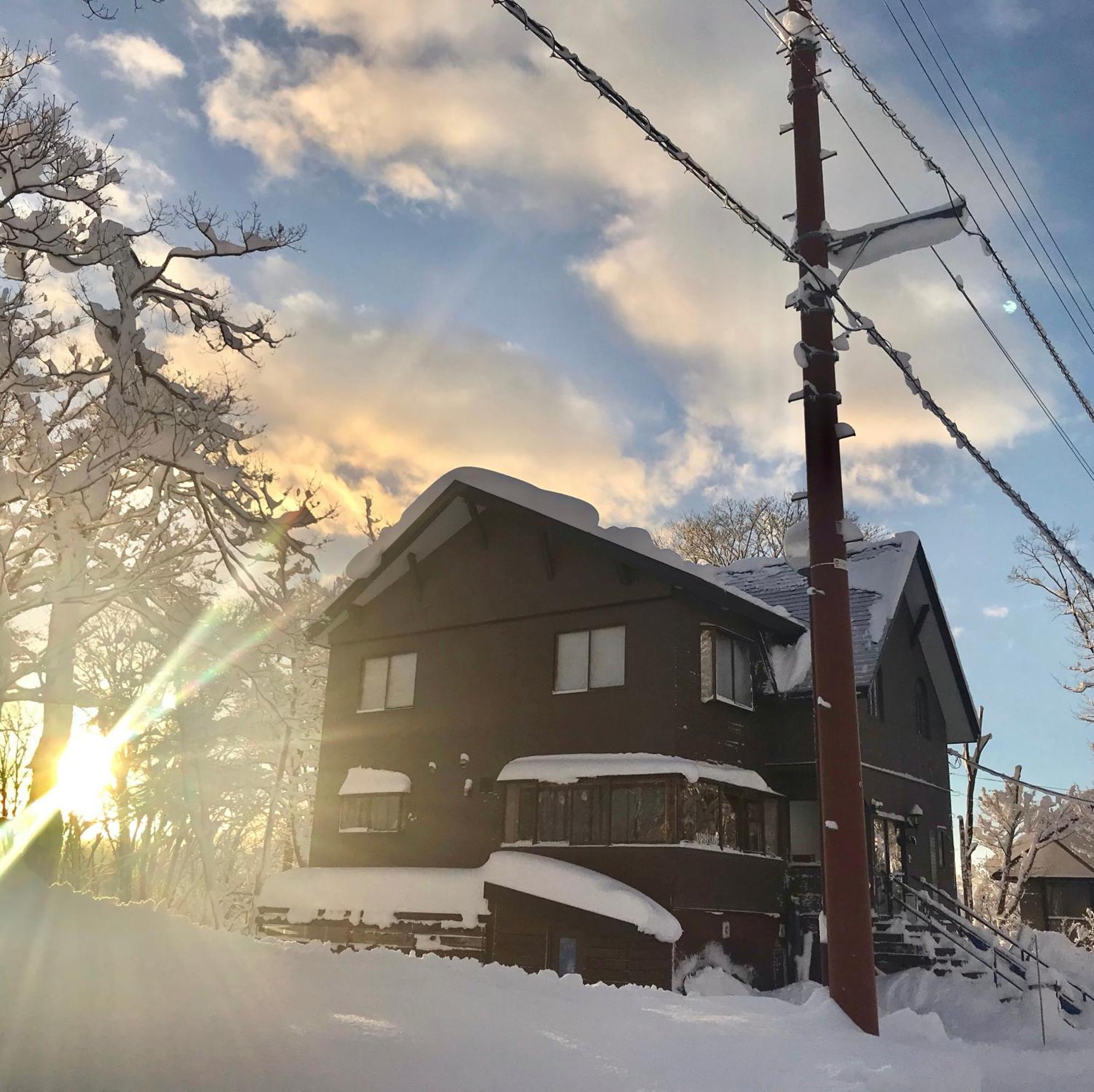 Hotel A Short Walk To Akakura Onsen Ski Lift And Town By Japow House à Myōkō Extérieur photo